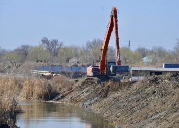 ШИЕЛІДЕ КАНАЛДАРДЫ ТАЗАЛАУ ЖҰМЫСТАРЫ ҚАРҚЫНДЫ ЖҮРГІЗІЛУДЕ