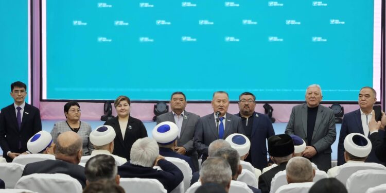 ШИЕЛІ АУДАНЫНДА ЖАҢА КОНСТИТУЦИЯ ЖОБАСЫ ЖӨНІНДЕ АУДАН ТҰРҒЫНДАРЫНА АҚПАРАТТЫҚ КЕЗДЕСУ ӨТКІЗІЛДІ