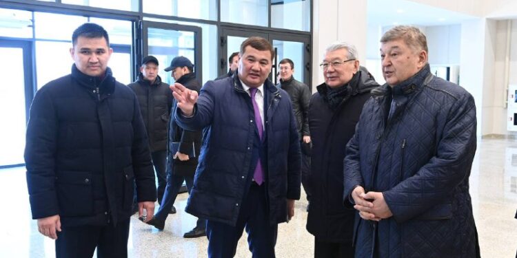 ҚЫЗЫЛОРДА ОБЛЫСЫНЫҢ ӘКІМІ АРДАГЕРЛЕР ЖӘНЕ ЗИЯЛЫ ҚАУЫМ ӨКІЛДЕРІМЕН КЕЗДЕСТІ