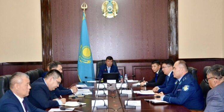 АУДАНДА ЖАСАНДЫ ИНТЕЛЛЕКТ АРҚЫЛЫ ЭКОНОМИКАНЫ ЖАҢҒЫРТУ МӘСЕЛЕСІ ТАЛҚЫЛАНДЫ