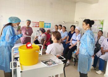 ШИЕЛІДЕ МЕДИЦИНА ҚЫЗМЕТКЕРЛЕРІНЕ АРНАЛҒАН АИТВ МӘСЕЛЕЛЕРІ БОЙЫНША СЕМИНАР ӨТТІ