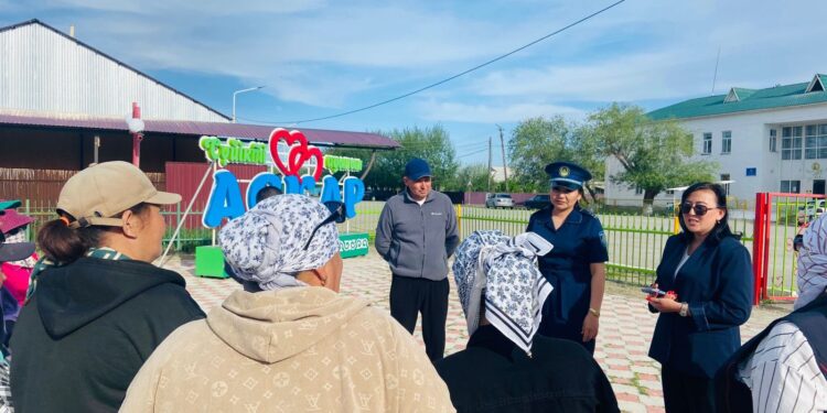 ТҰРМЫСТЫҚ ЗОРЛЫҚ-ЗОМБЫЛЫҚҚА ҚАРСЫ ТҮСІНДІРУ ЖҰМЫСТАРЫ ЖҮРГІЗІЛУДЕ
