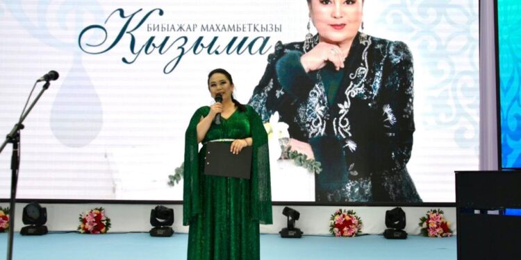 ШИЕЛІДЕ МӘДЕНИЕТ ҚАЙРАТКЕРІ БИБІАЖАР МАХАМБЕТҚЫЗЫНЫҢ «ҚЫЗЫМА» АТТЫ МЕРЕЙЛІ ӘН КЕШІ БОЛДЫ