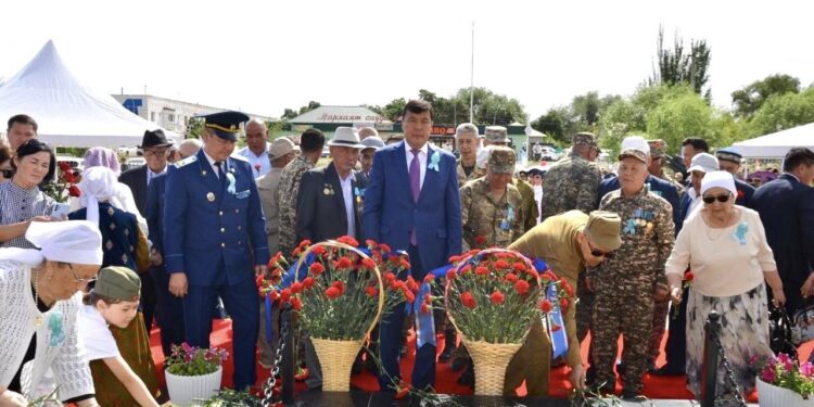 ШИЕЛІДЕГІ ТАҒЗЫМ АЛАҢЫНДА БАТЫРЛАР РУХЫНА ҚҰРМЕТ КӨРСЕТІЛДІ