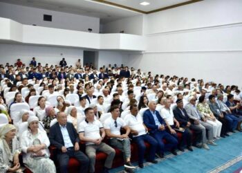 ЕРЛІК ЕЛ ЖАДЫНДА. ШИЕЛІДЕ КАМАЛ ОСПАНҰЛЫНА АРНАЛҒАН ТАҒЫЛЫМДЫ КЕШ ӨТТІ