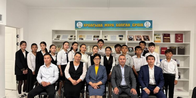 ЕРЛІК – ҰРПАҚҚА АМАНАТ. ӘСЕРБАЙ АЙКУПЕШОВҚА АРНАЛҒАН КӨРМЕ ӨТТІ