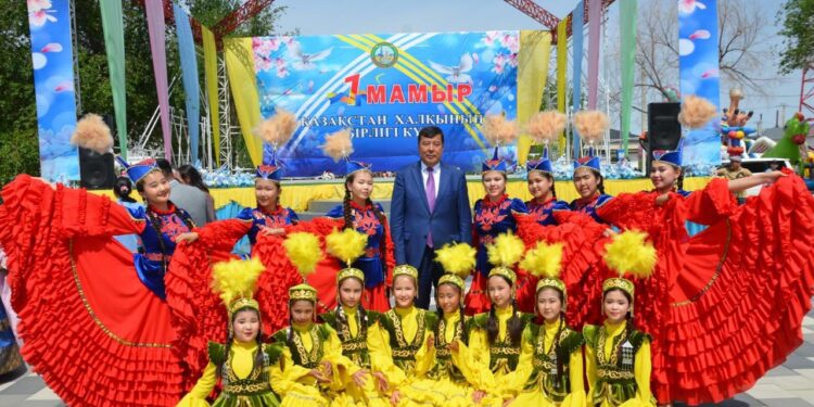 ШИЕЛІ АУДАНЫНДА ҚАЗАҚСТАН ХАЛҚЫНЫҢ БІРЛІГІ КҮНІ КЕҢ КӨЛЕМДЕ АТАЛЫП ӨТТІ